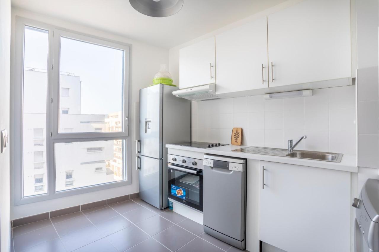 Apartment New Joliette Comfortable Well Located With Private Parking *